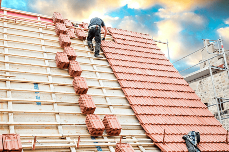 Roofing Materials: What Roof Replacement Professionals Recommend for Durability