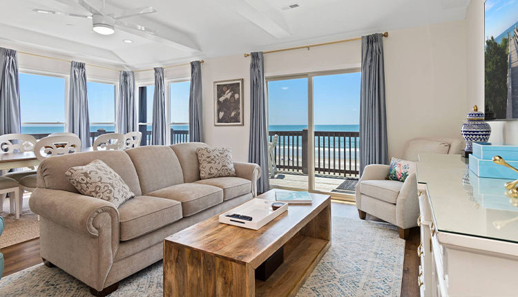 Crafting the Perfect Coastal Getaway: Staying in Apartments and Condos by the Sea