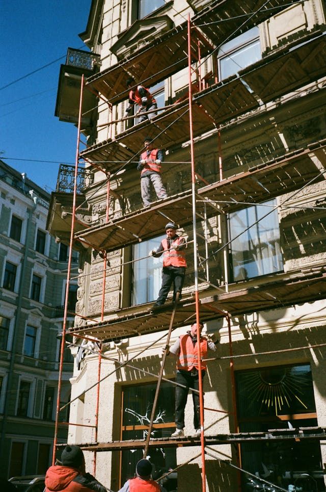 7 Common Hazards in Construction and How Scaffolding Can Help Prevent Them